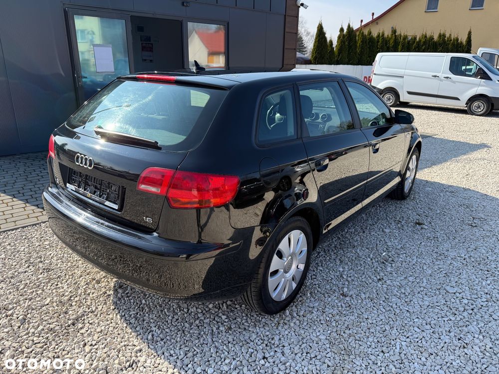 Audi A3 Sportback 1.6 Ambition - 4