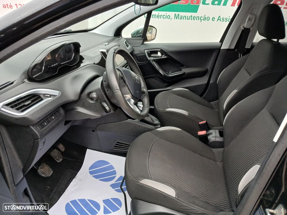 Peugeot 208 1.2 PureTech Style - 15