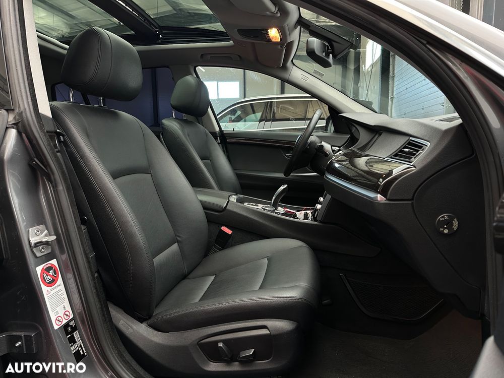 BMW Seria 5 520d - 24