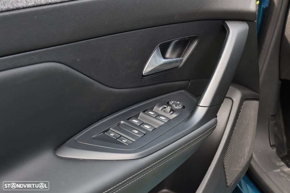 Peugeot 408 1.6 Hybrid Allure e-EAT8 - 16