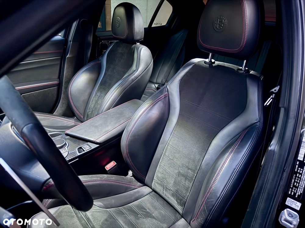 Alfa Romeo Giulia 2.9 V6 Bi-Turbo AT8 Quadrifoglio - 33