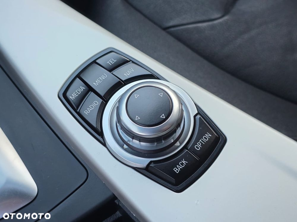 BMW Seria 3 320d xDrive Edition Luxury Line Purity - 28