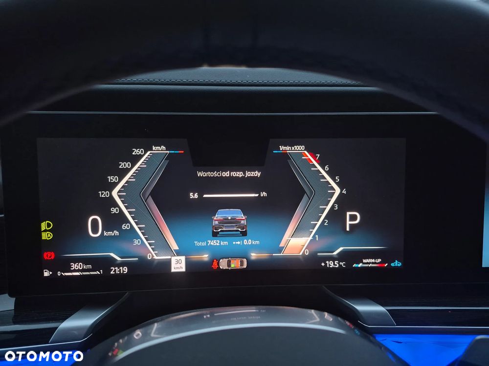 BMW Seria 7 740i - 24