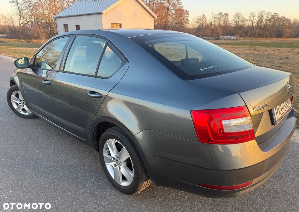 Skoda Octavia 1.6 TDI Active - 10