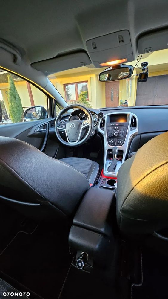 Opel Astra 1.4 Turbo Automatik Exklusiv - 24