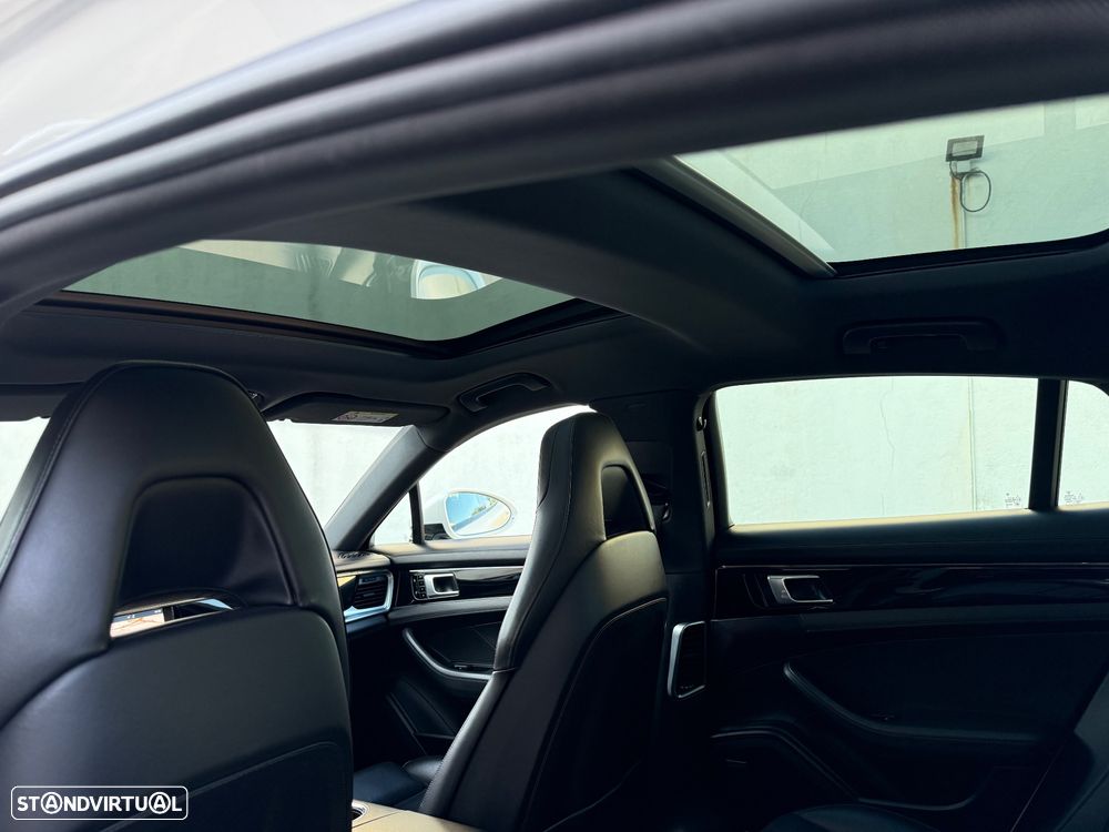 Porsche Panamera - 38