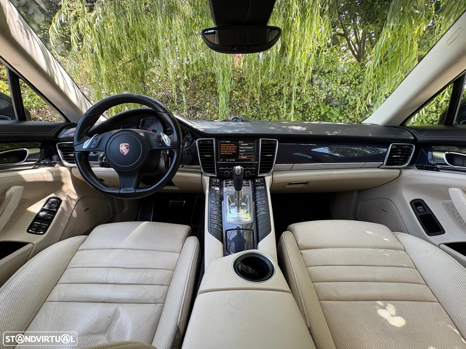 Porsche Panamera 4 E-Hybrid - 38
