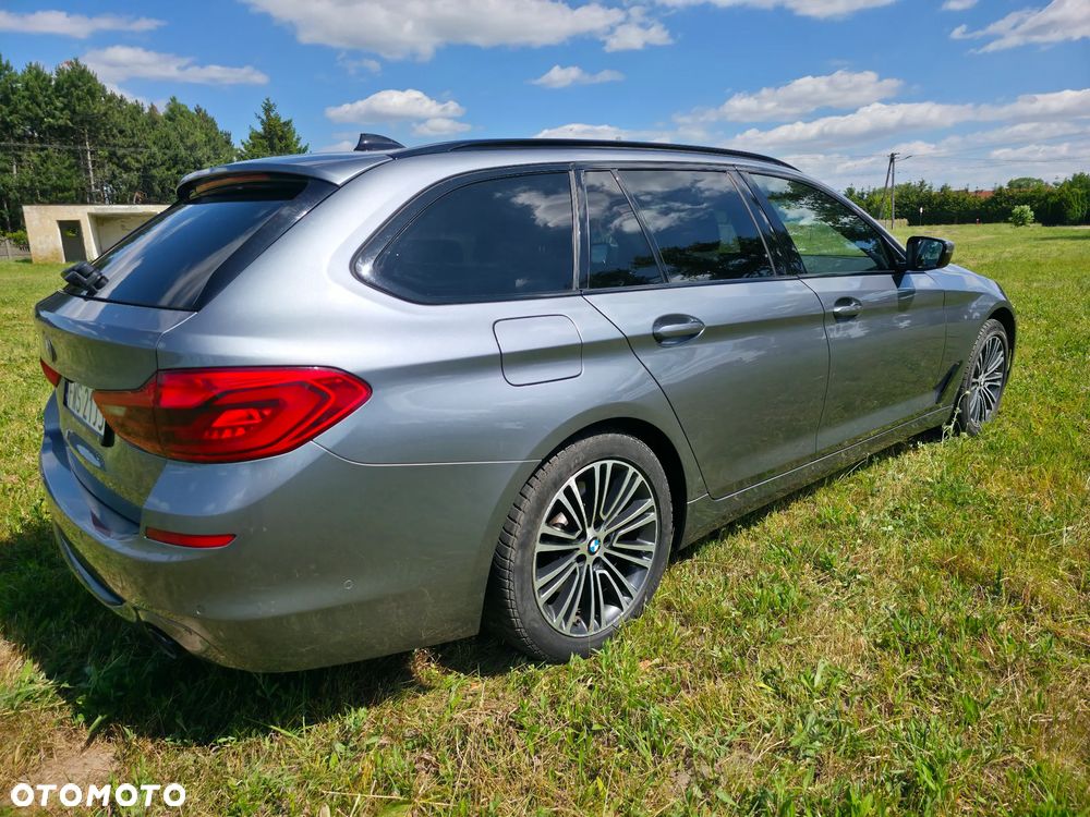 BMW Seria 5 520d Touring Sport Line - 9