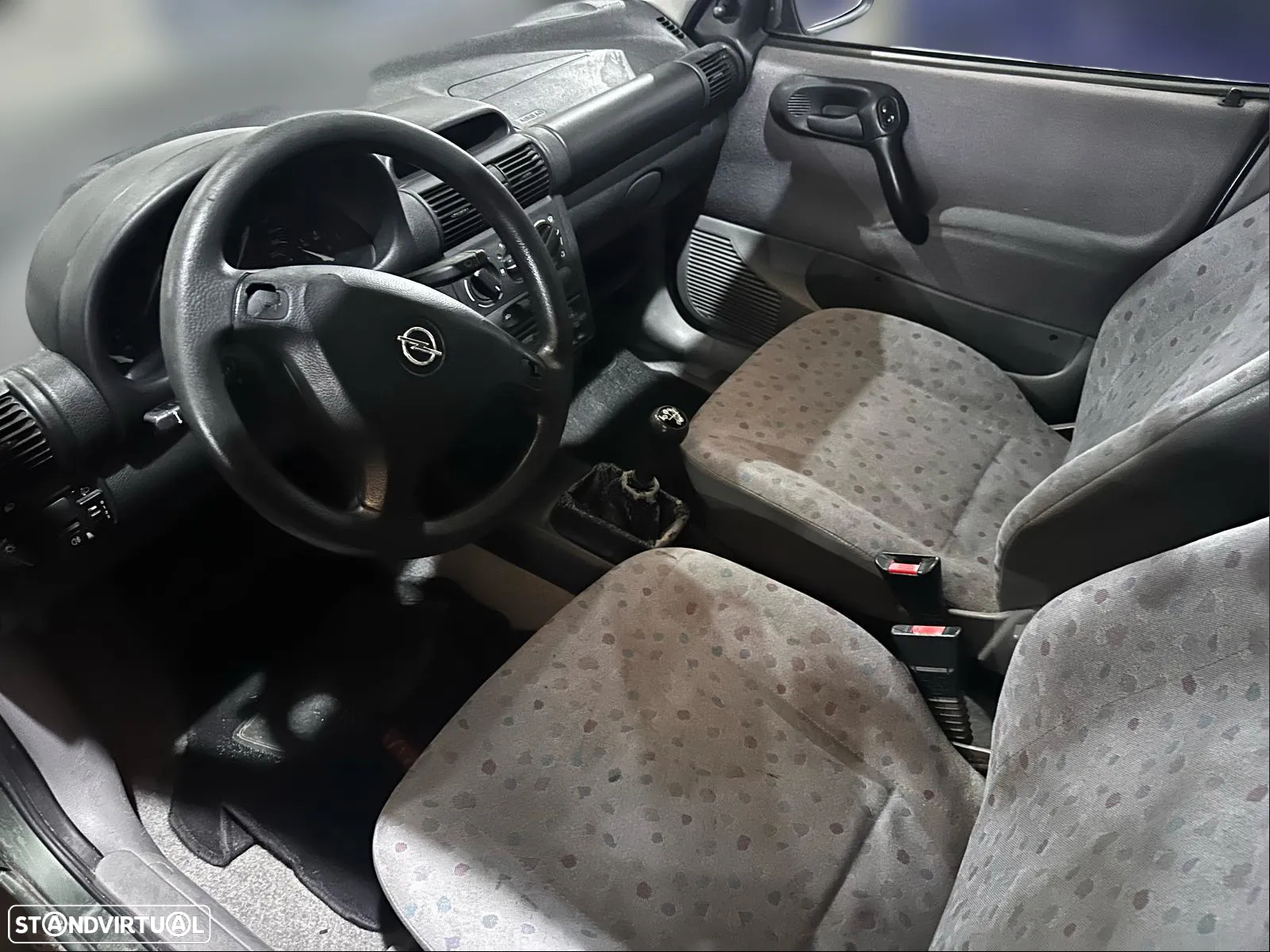 Opel Corsa 1.2i 16v de 2000 para peças - 4