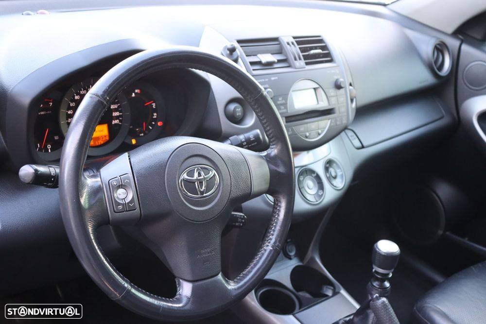 Toyota RAV4 2.2 D-4D X - 9