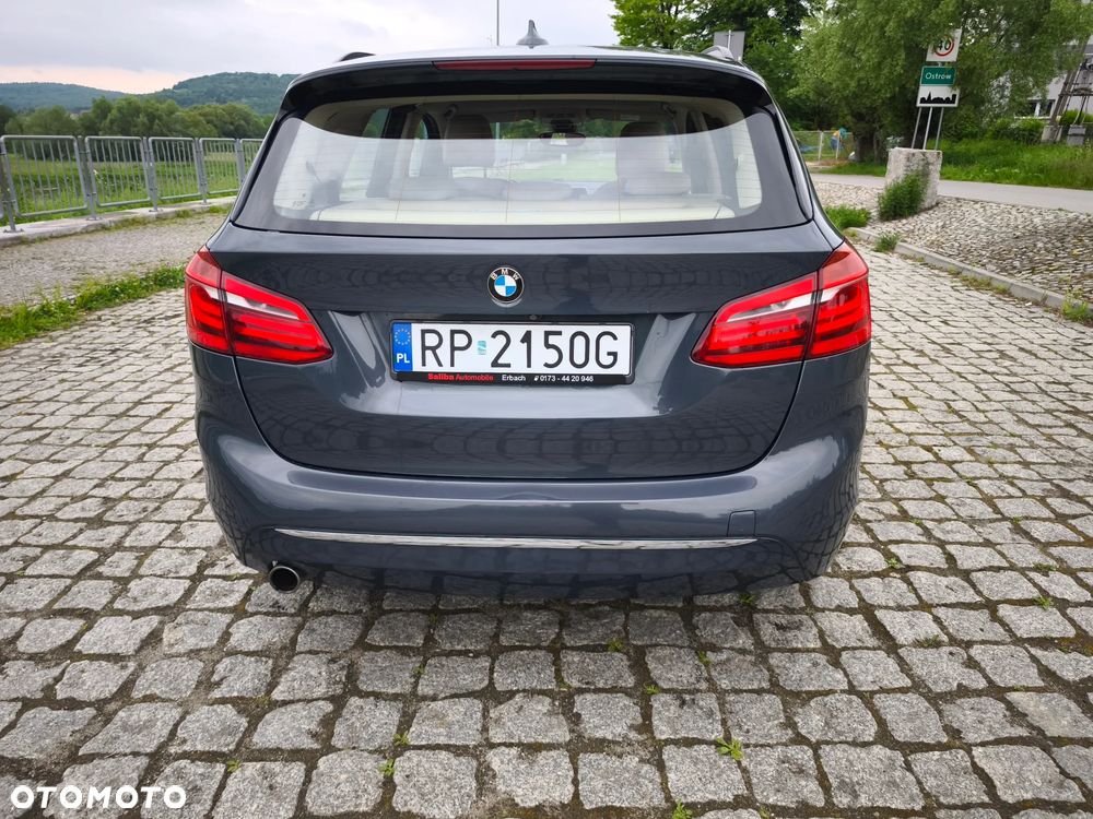 BMW Seria 2 218d xDrive - 8