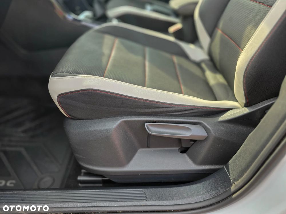 Volkswagen T-Roc 2.0 TDI SCR DPF Premium - 24