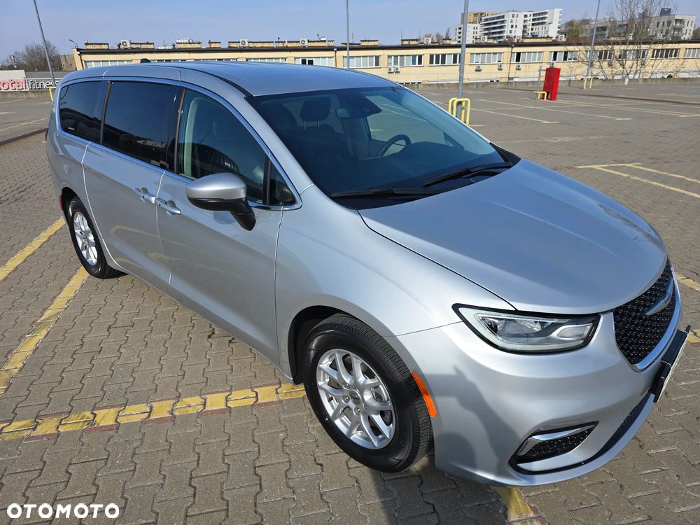 Chrysler Pacifica - 4