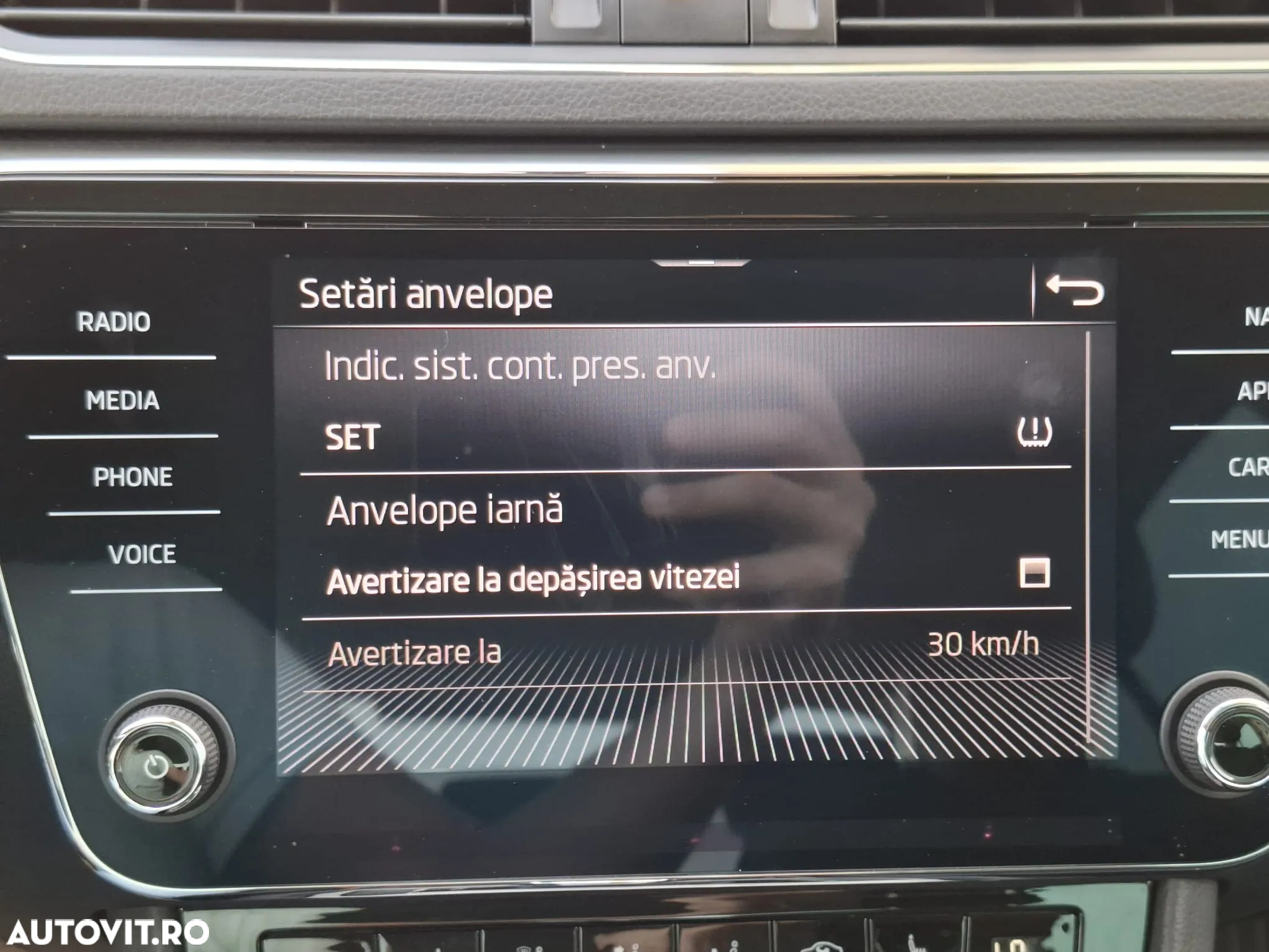 Skoda Superb 2.0 TDI DSG Ambition - 30