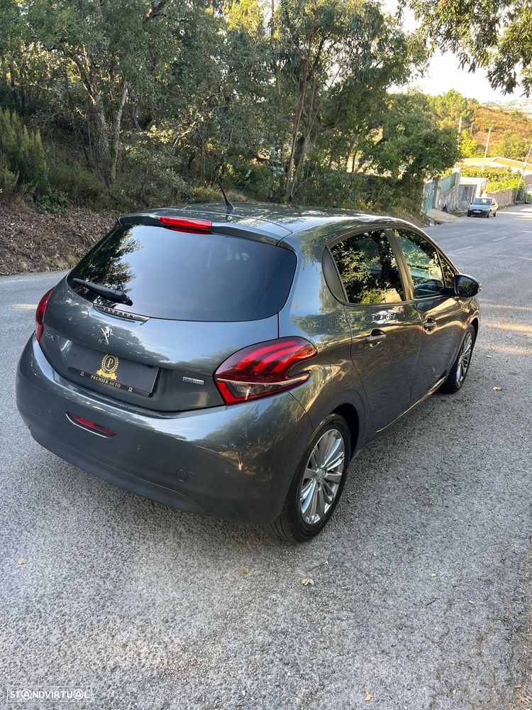 Peugeot 208 1.2 PureTech Allure - 6