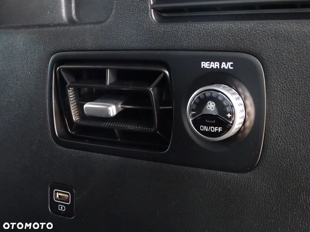 Kia Sorento 1.6T-GDI PHEV AWD OPF Platinum - 36