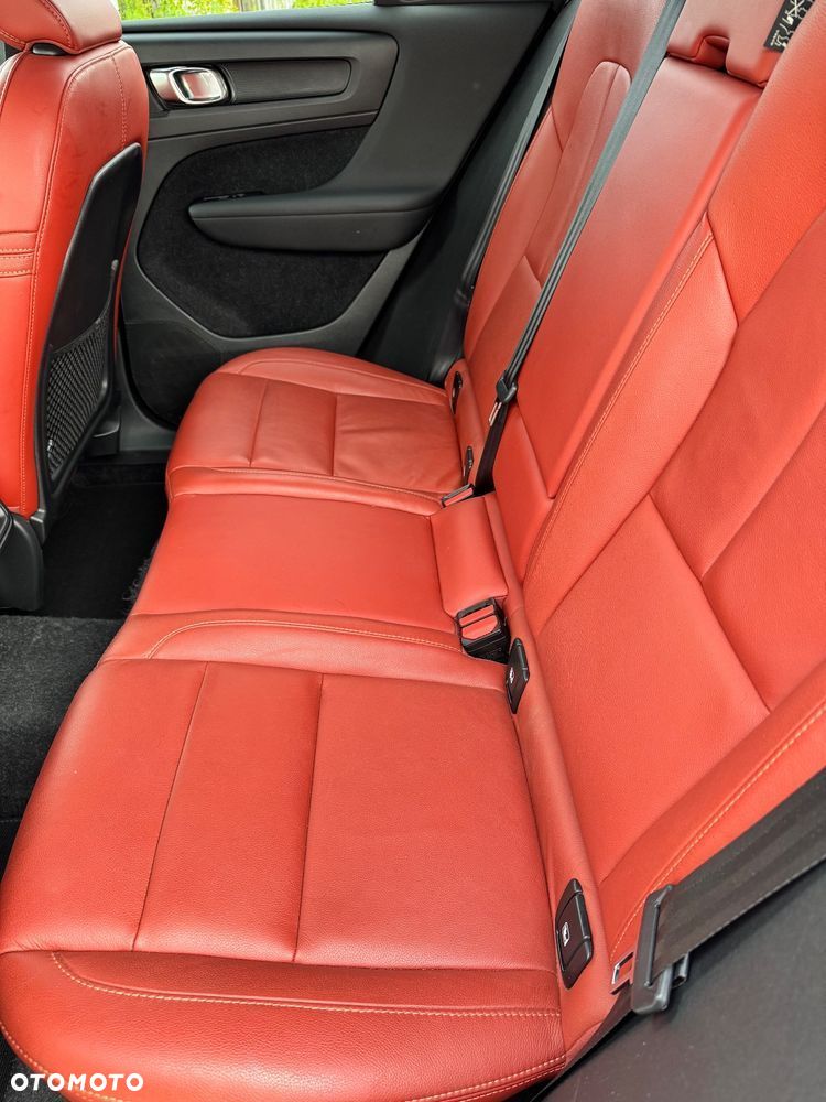 Volvo XC 40 D4 AWD Momentum (Intro Edition) - 13