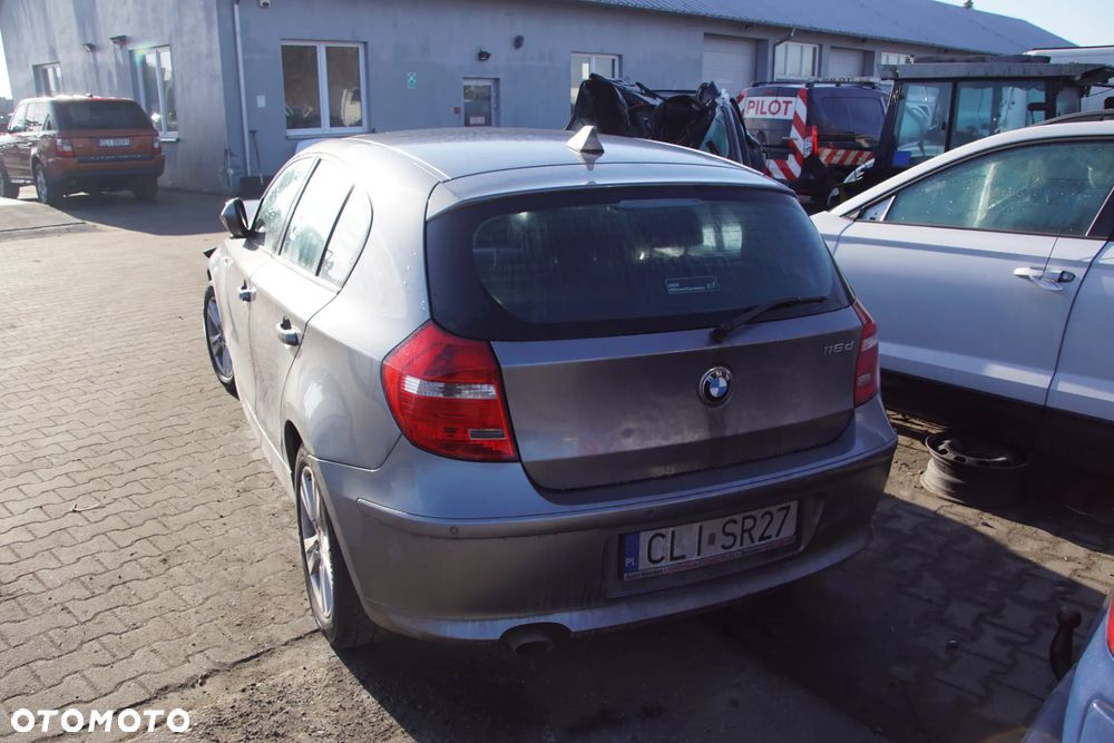 Auto na części - BMW E87 116D Lift 2.0 D 116 KM N47D20 GS6-17DG A52 2010R Silnik Skrzynia Drzwi Błotnik Zderzak Klapa Lampa Klamka Szyba Lusterko Deska Kokpit Sterownik Moduł Czujnik Licznik Panel Kierownica - 6