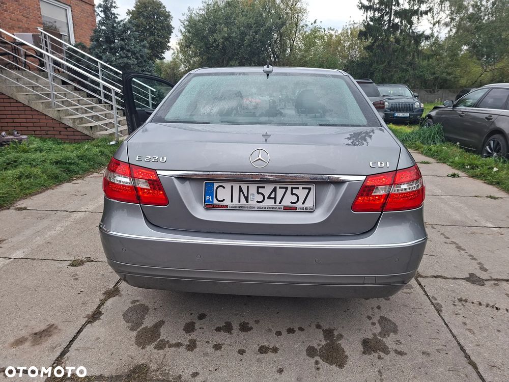 Mercedes-Benz Klasa E 220 CDI BlueEff Avantgarde - 6