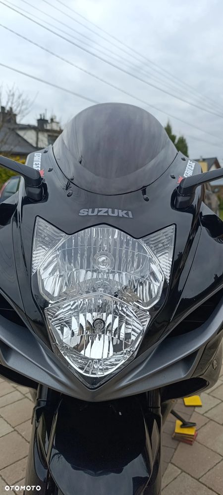 Suzuki GSX-R - 15