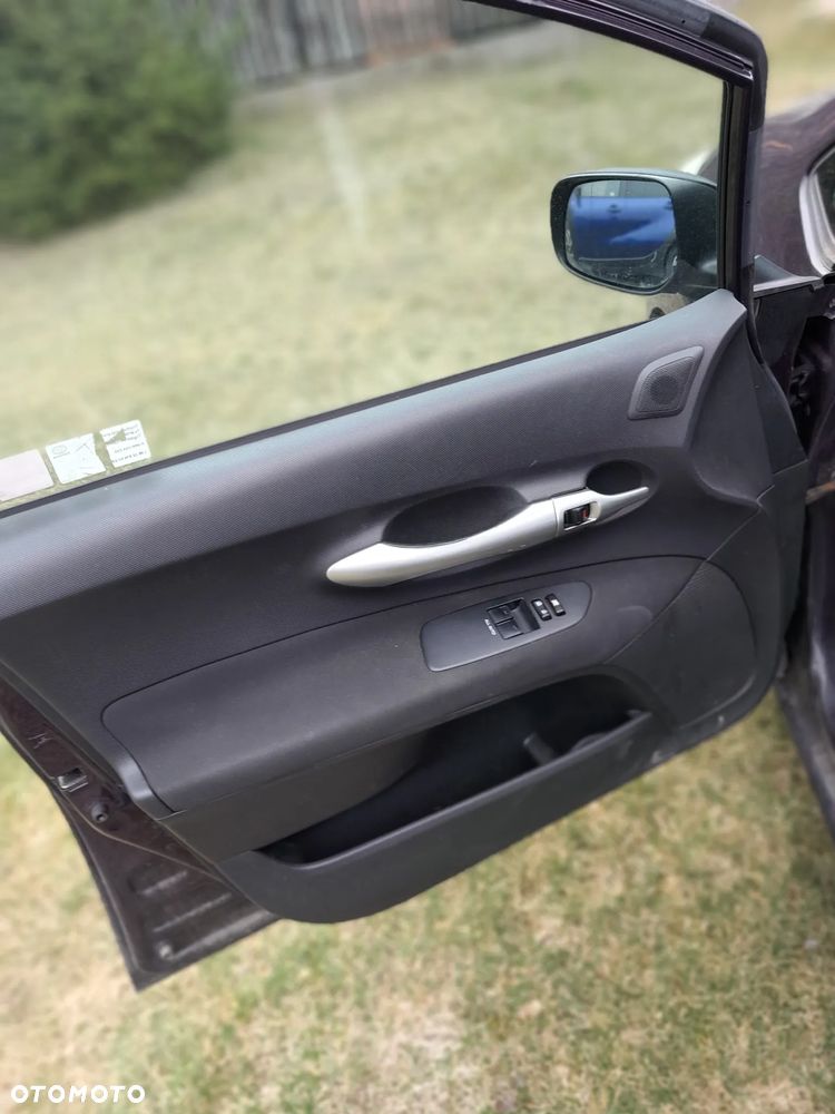 Toyota Auris 1.33 VVT-i Terra - 24