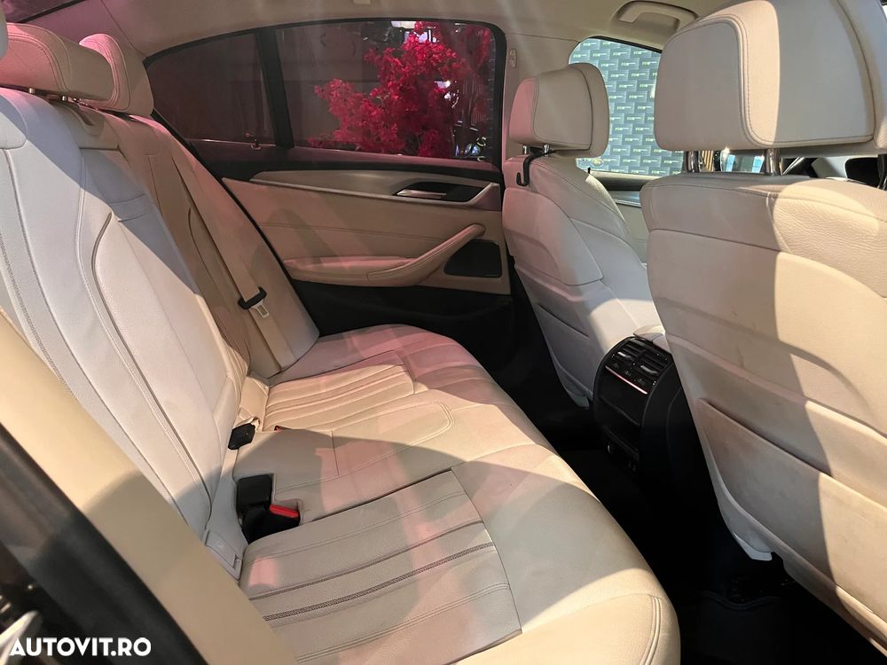 BMW Seria 5 530e xDrive AT PHEV - 36