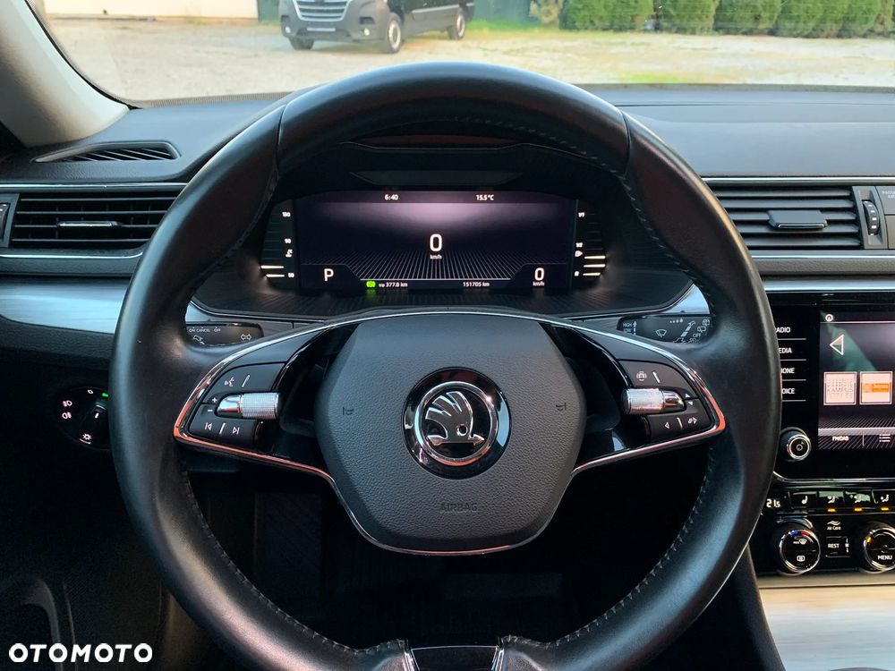 Skoda Superb 2.0 TDI SCR Ambition DSG - 29