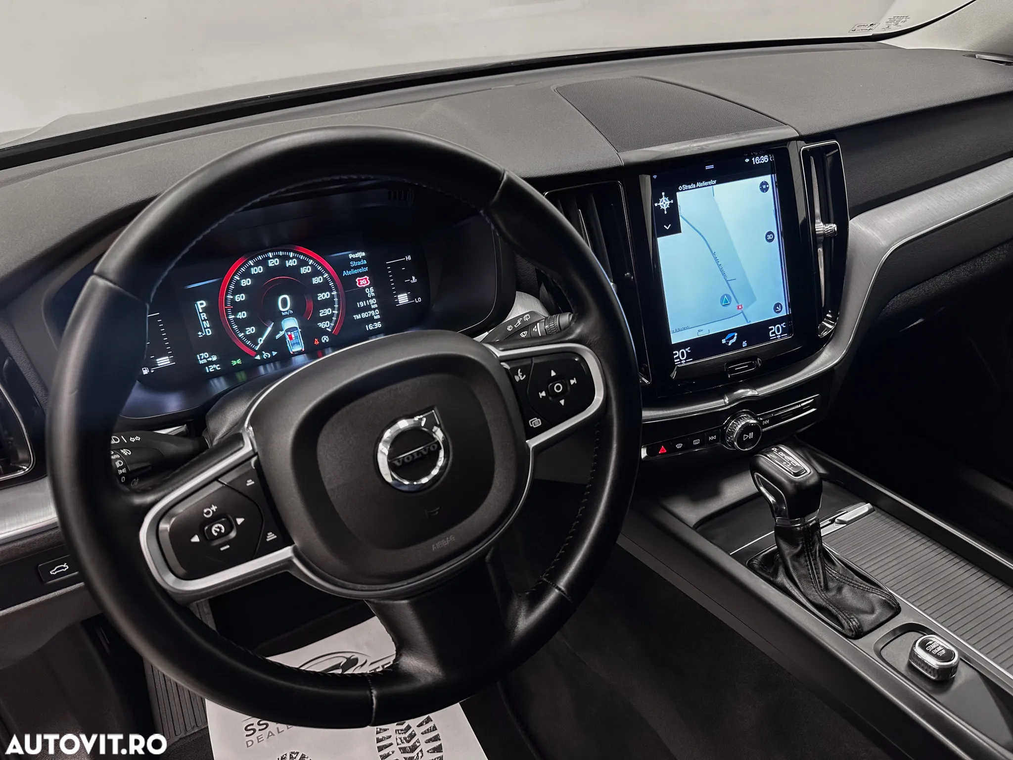 Volvo XC 60 D4 AWD Momentum - 24