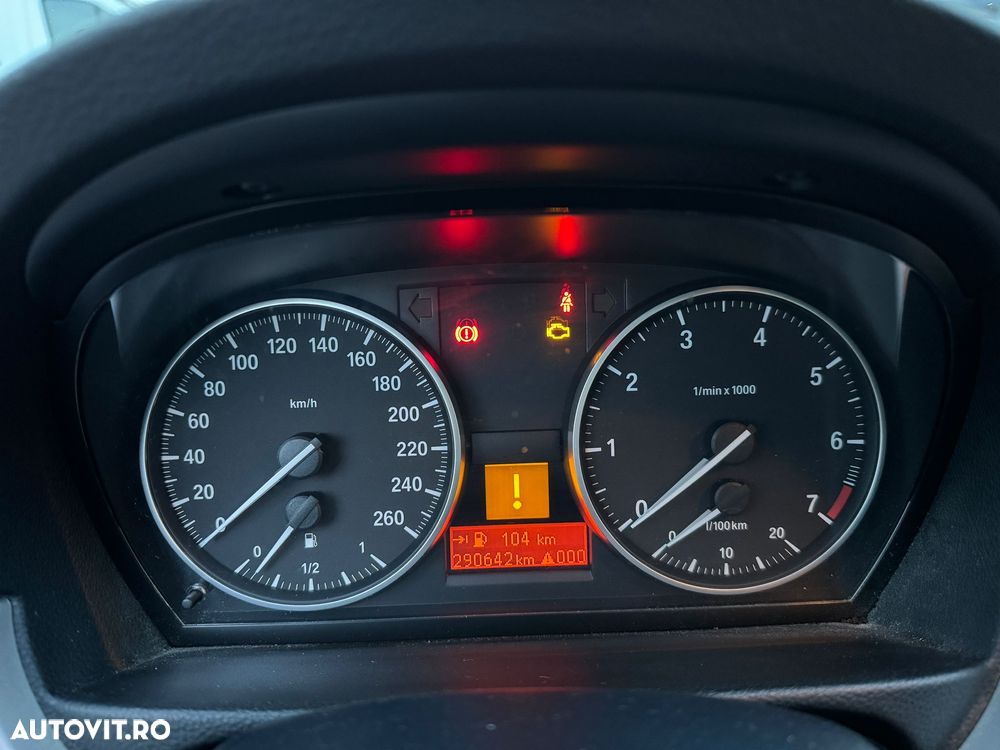 BMW Seria 3 320i - 12