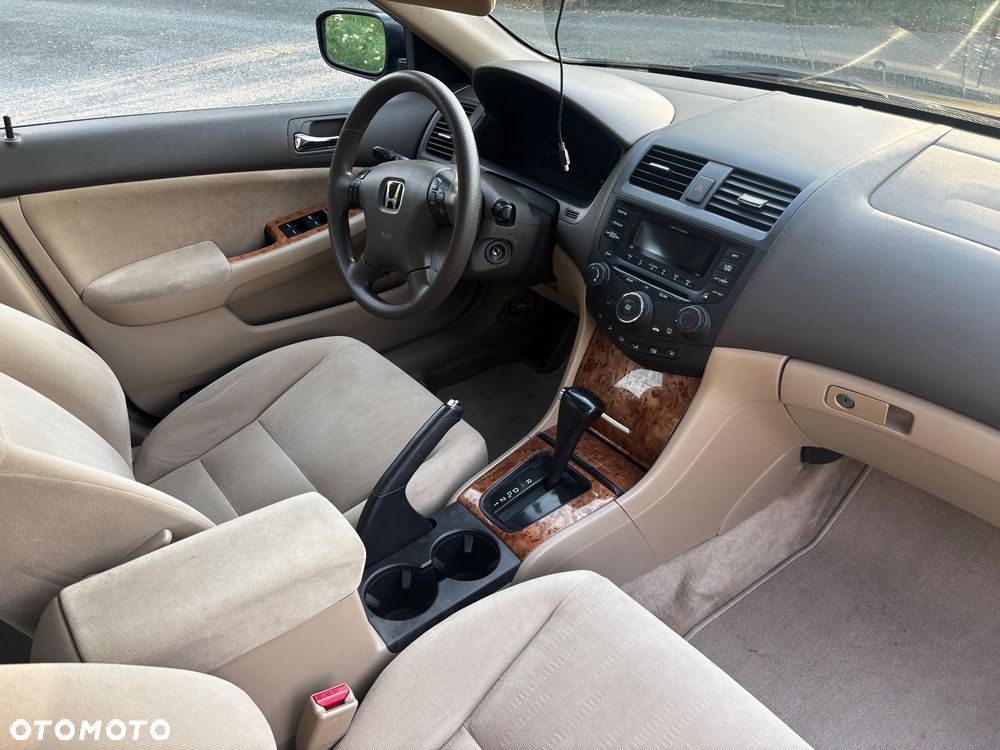 Honda Accord 2.4 LX - 9