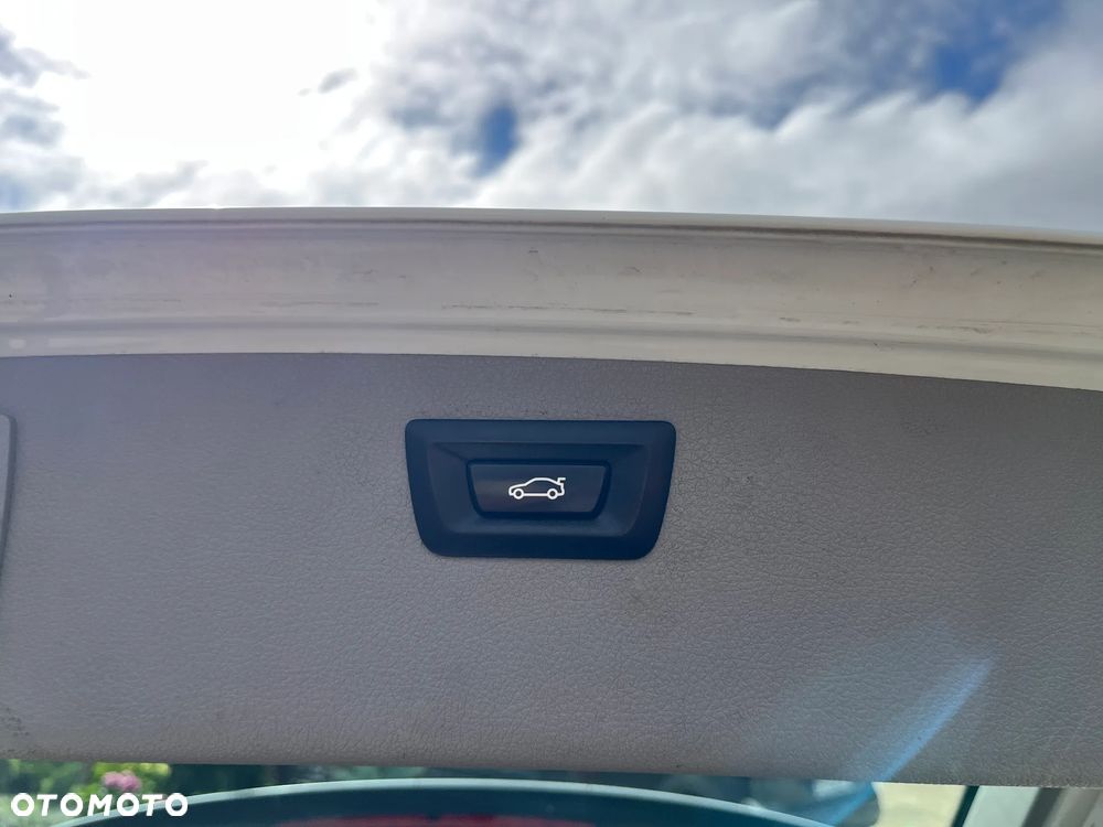 BMW Seria 3 320i GPF xDrive - 16