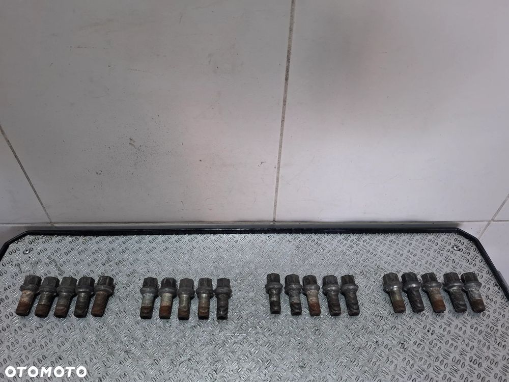 Śruby kół komplet Volkswagen Passat CC 2009rok - 1