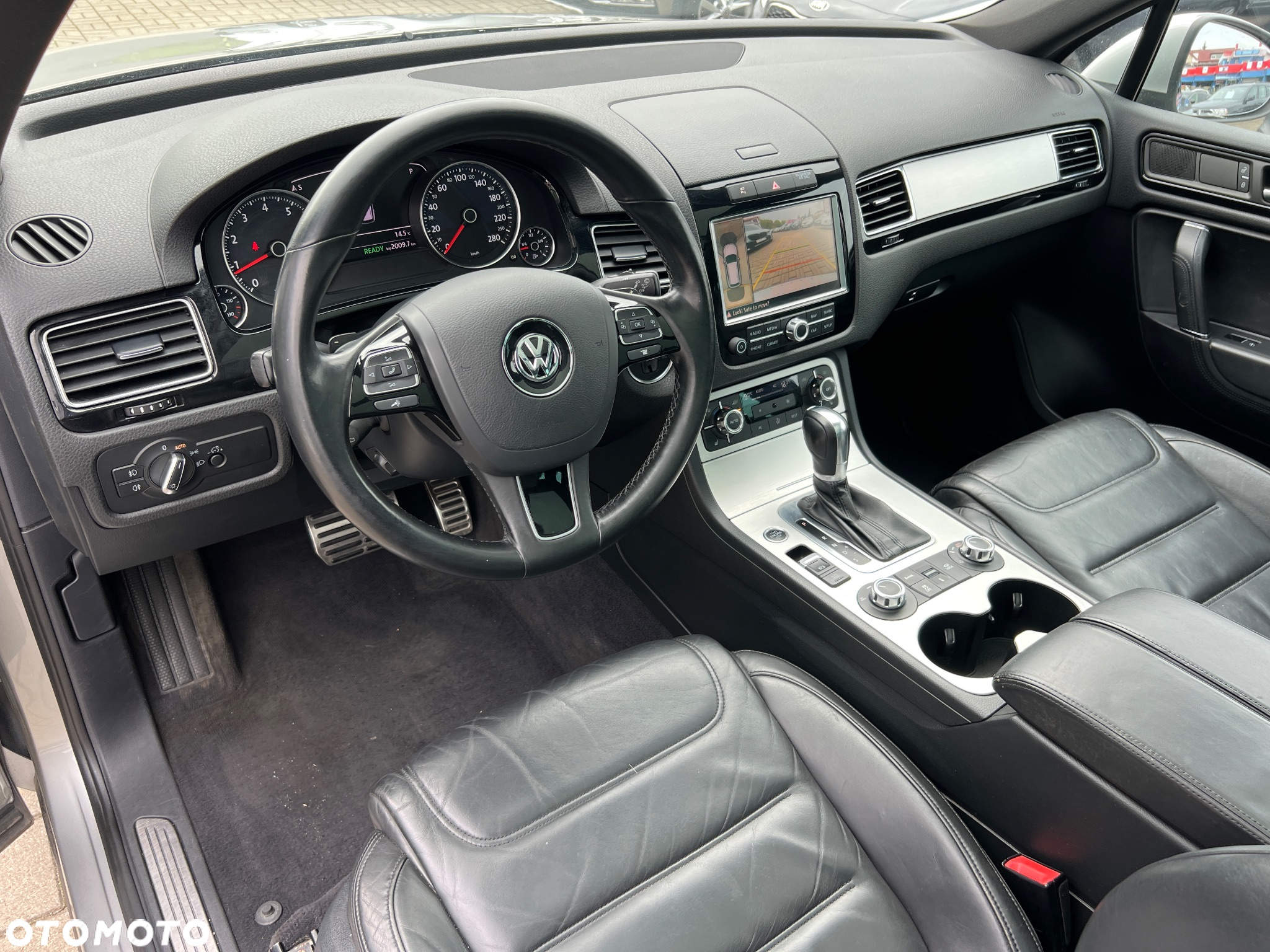 Volkswagen Touareg 3.0 Hybrid 4Motion Automatik - 32