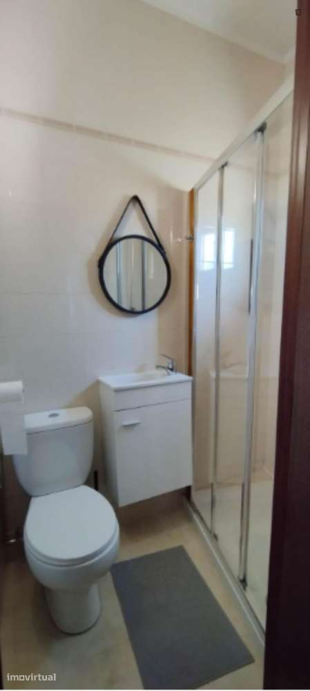 Quarto - localizado em Pedrouços Porto - Grande imagem: 5/10