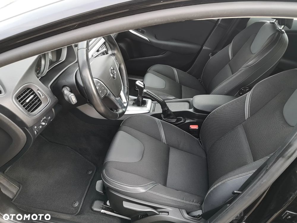 Volvo V40 D2 Momentum - 11