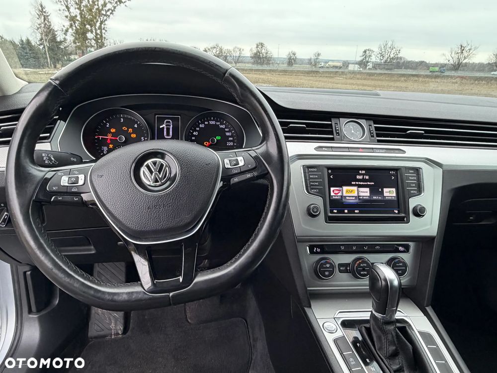 Volkswagen Passat 1.6 TDI (BlueMotion Technology) DSG Trendline - 13