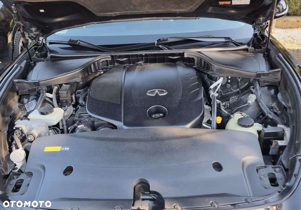 Infiniti Q70 - 31