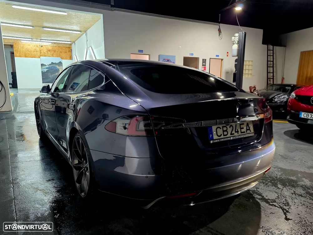 Tesla Model S 85 - 2