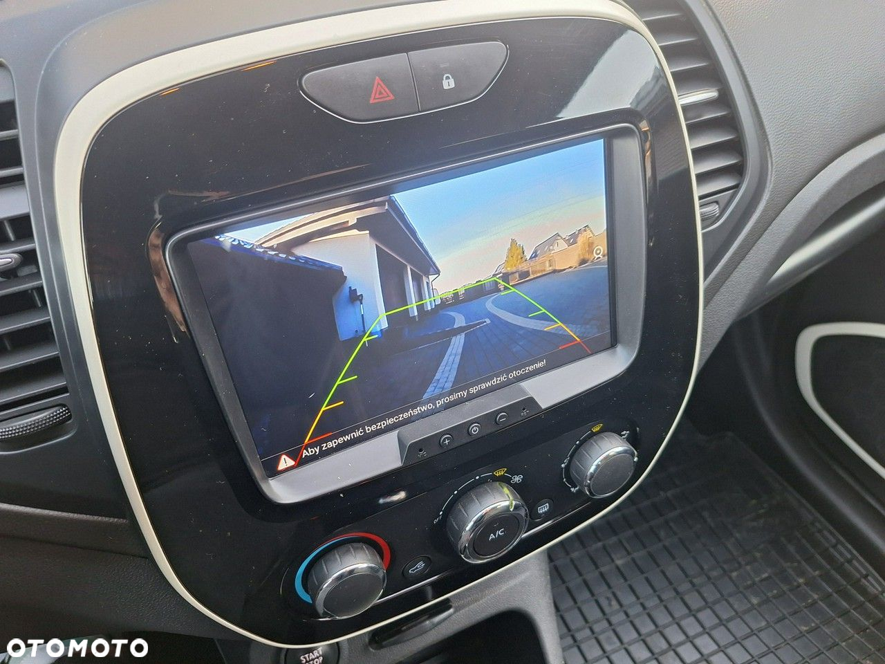 Renault Captur 0.9 Energy TCe Life EU6 - 14