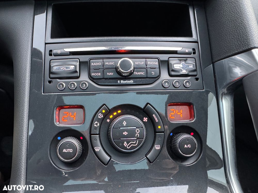 Peugeot 3008 Hybrid4 - 14