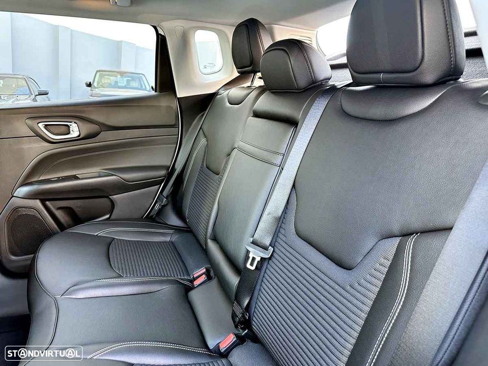 Jeep Compass 1.3 TG Limited - 34