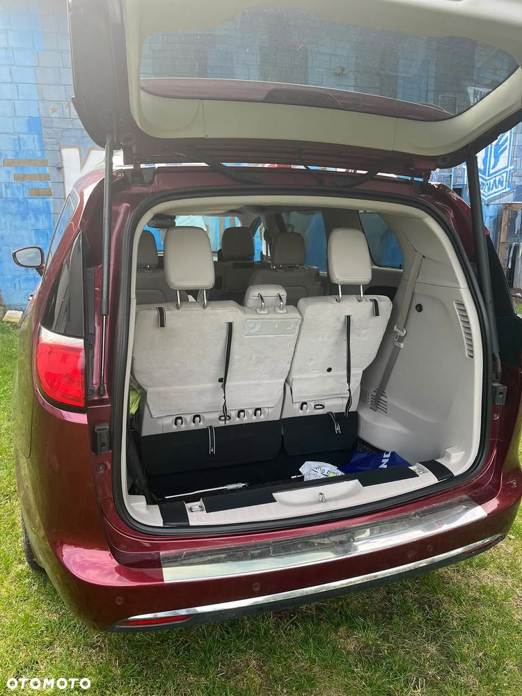Chrysler Pacifica - 7