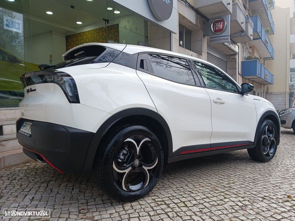 Alfa Romeo Junior 1.2 Speciale eDCT6 - 8