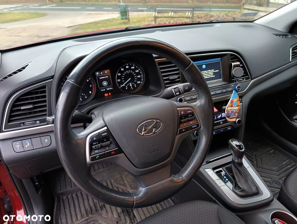 Hyundai Elantra - 10