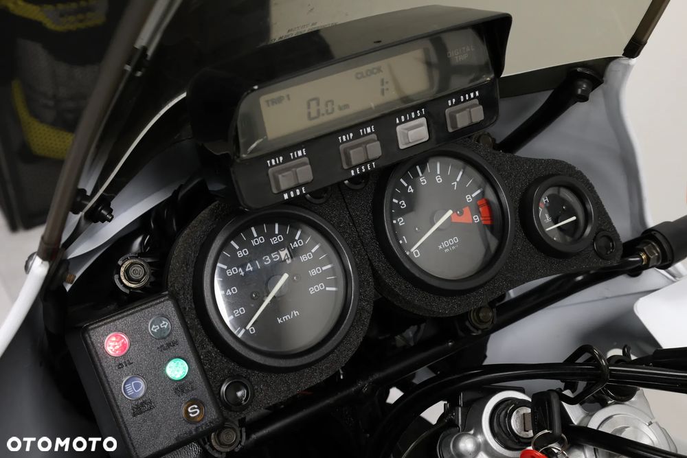 Honda XRV - 18