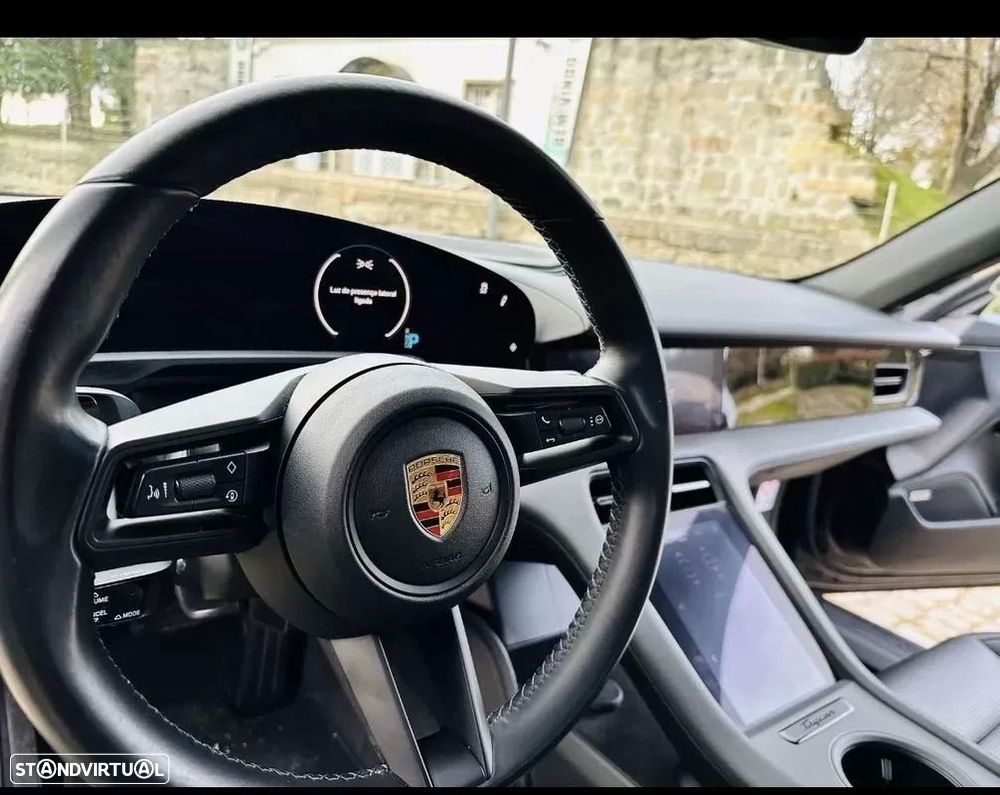 Porsche Taycan 4 - 19