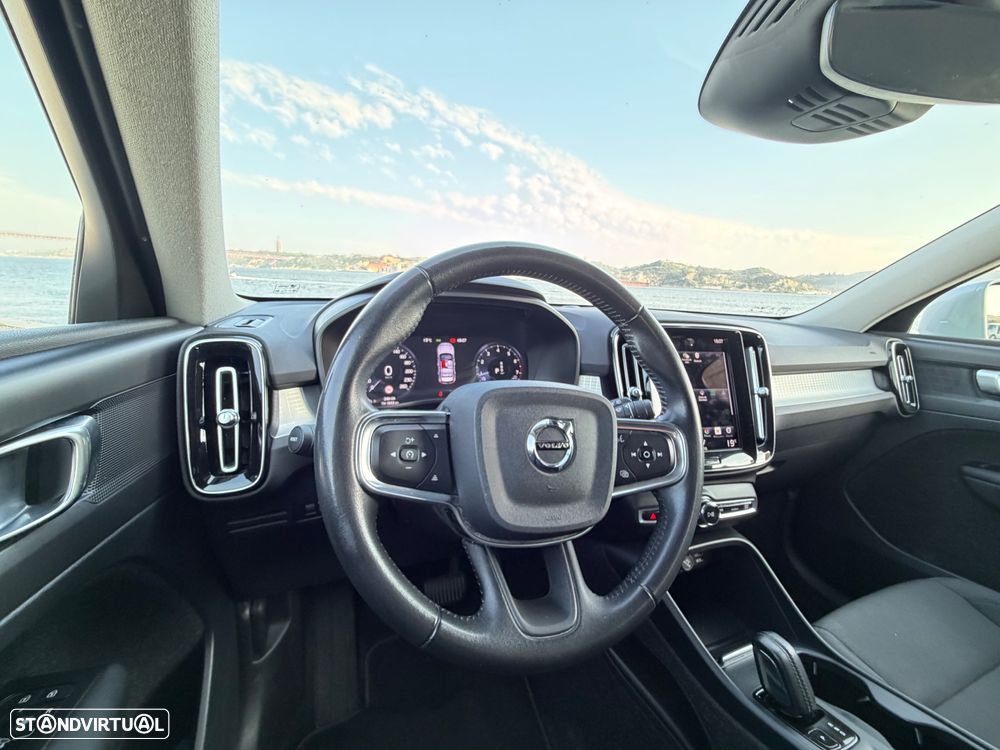 Volvo XC 40 1.5 T3 Momentum Geartronic - 6