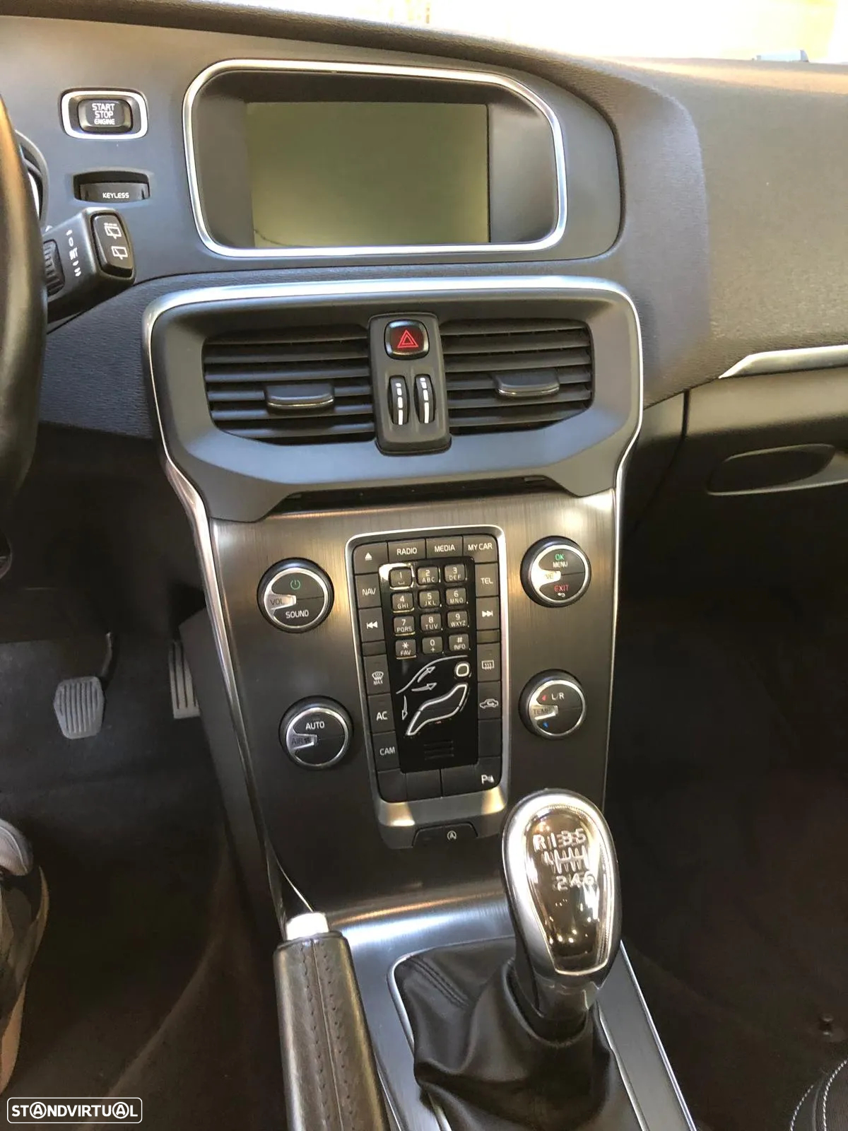 Volvo V40 1.6 D2 Eco Momentum - 8