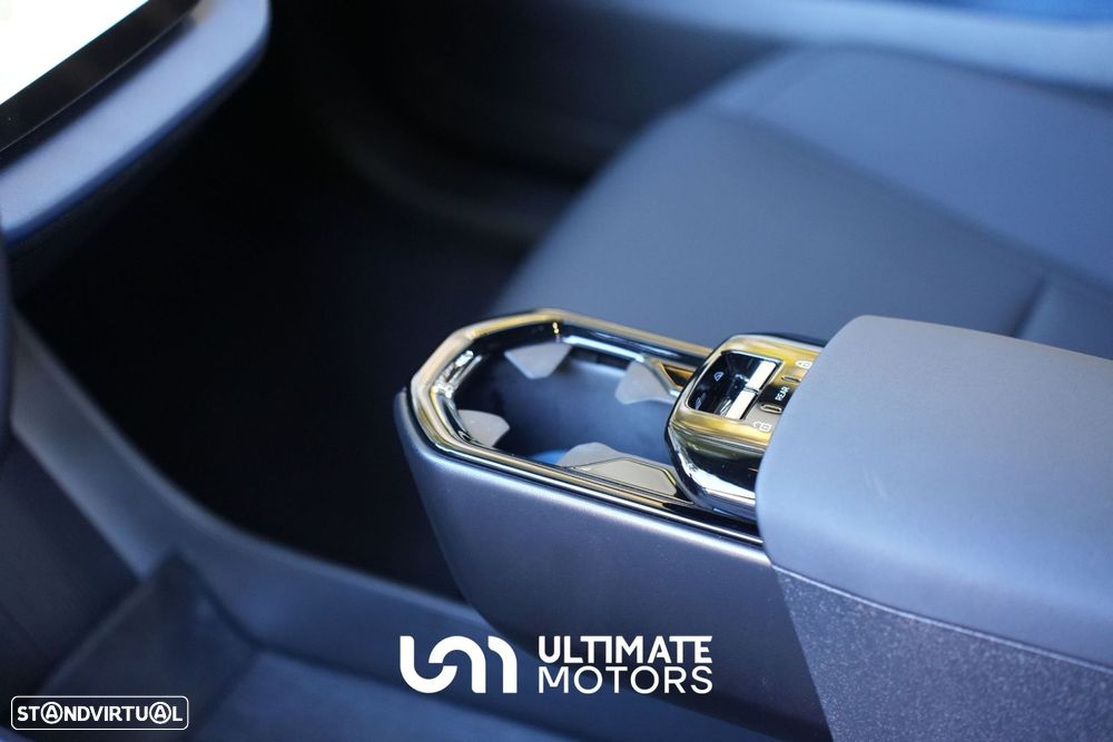 Volvo EX30 69 kWh Single Motor Extended Range Plus - 14