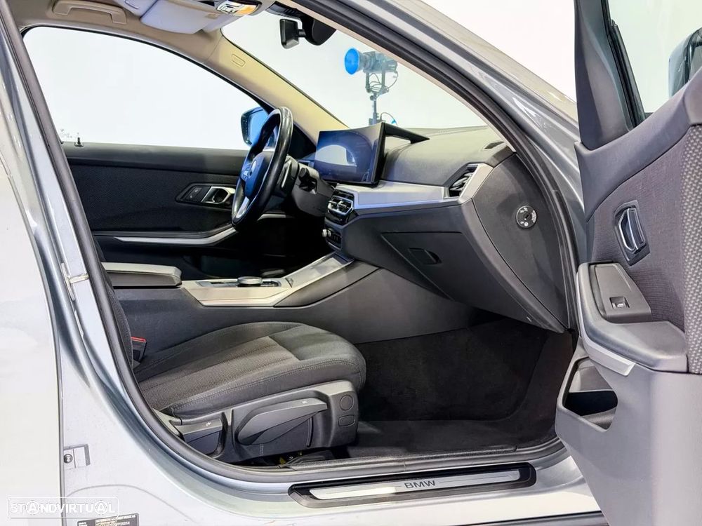 BMW 320 d Line Luxury Auto - 12